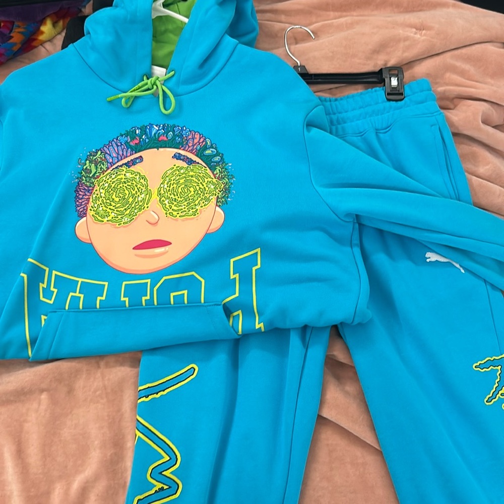 PUMA x RICK AND MORTY MELO HOODIE AND SWEATPANTS